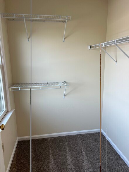 Building Photo - 1520 Tussey Ct