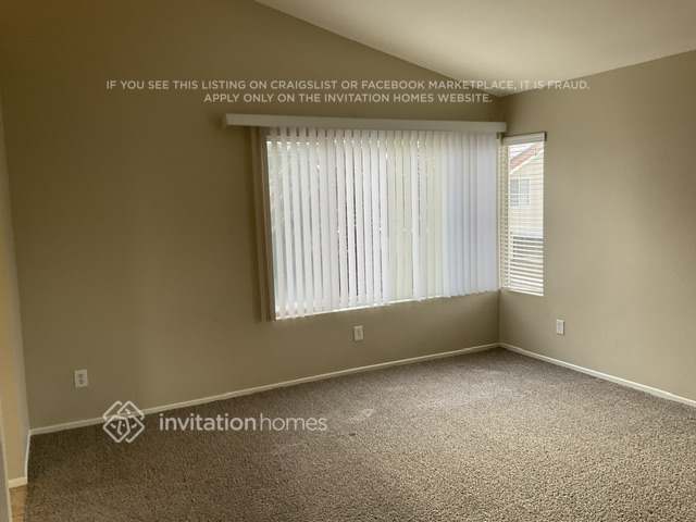 Building Photo - 2035 W Sunnyview Dr