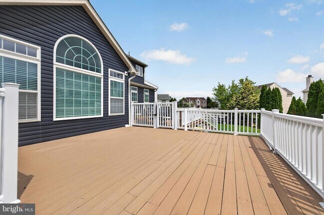 Building Photo - 206 Markham Ct