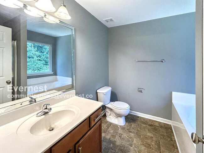 Building Photo - 520 Pippin Dr