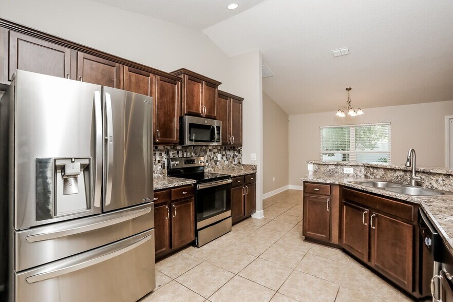 Building Photo - 2214 Angel Fish Loop