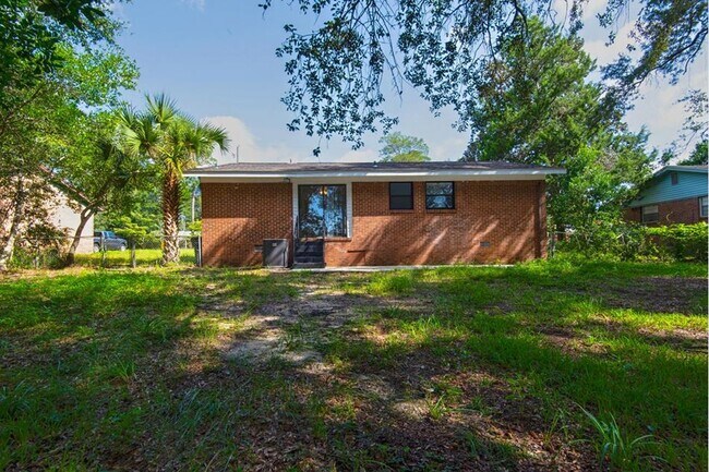 private area for fire pit and entertaining family and friends - 310 21st Street