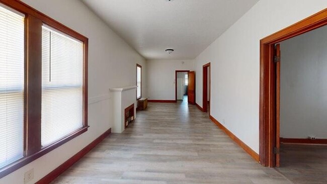 Building Photo - 108 2nd St NW