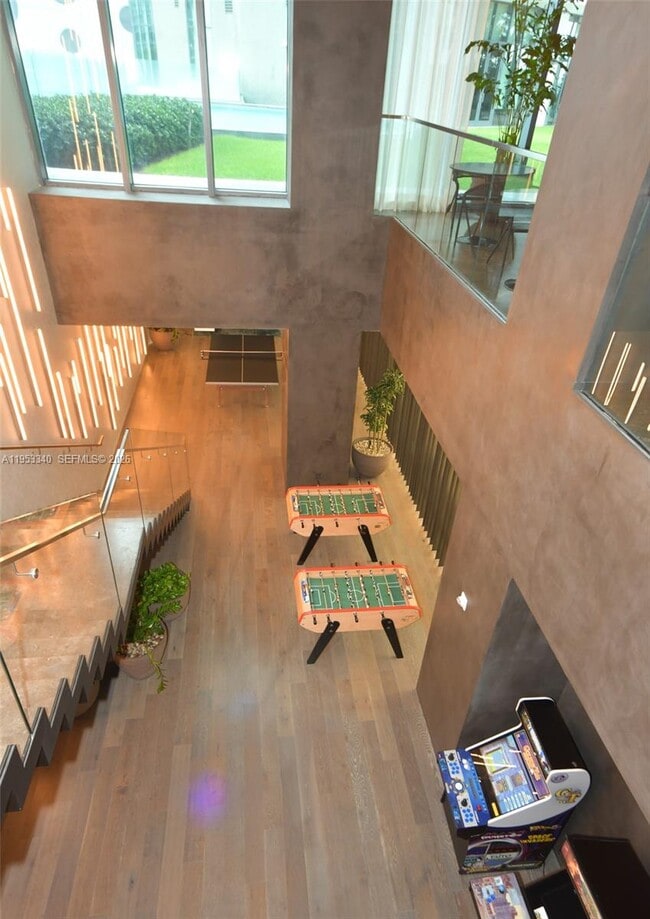 Building Photo - 480 NE 31st St