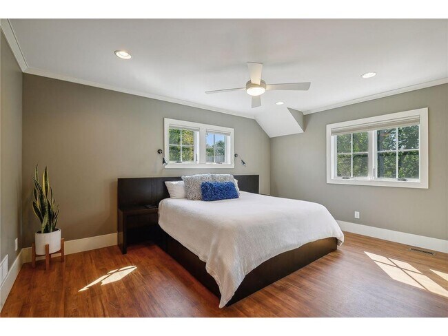 Building Photo - 4015 Wood End Dr