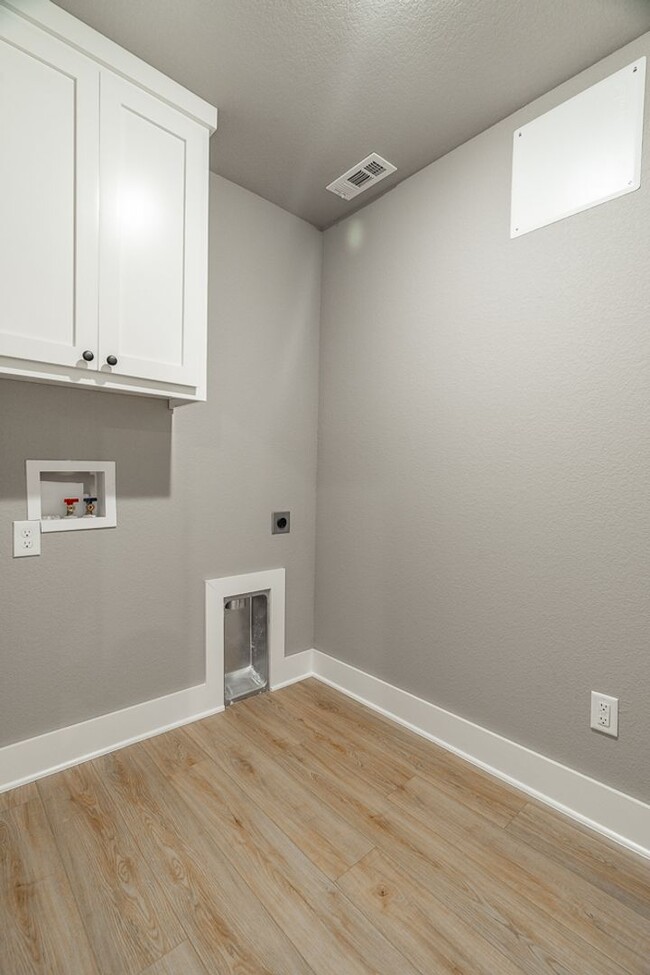 Building Photo - Beautiful 3-bedroom 2 bath Home in Prairie...