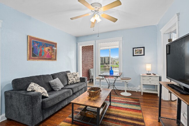 Building Photo - 11 Linwood St