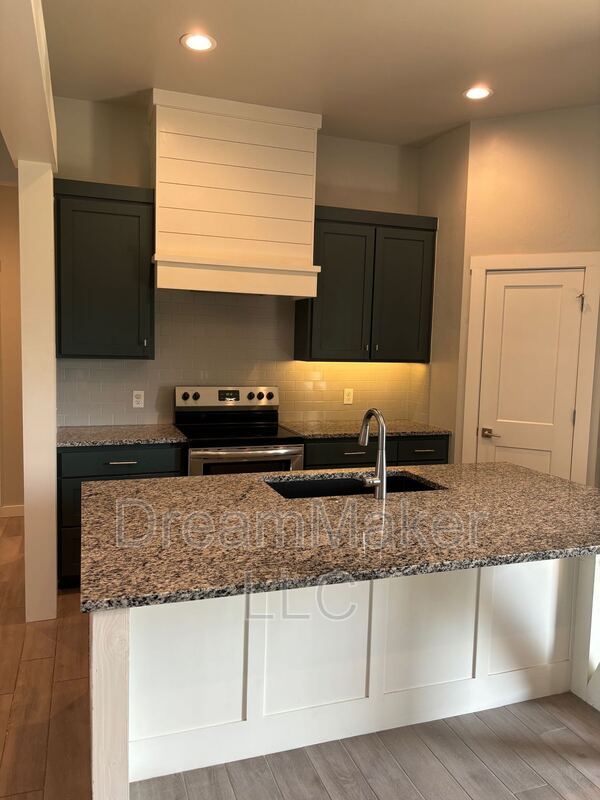 Building Photo - 5225 Red Maple Ave