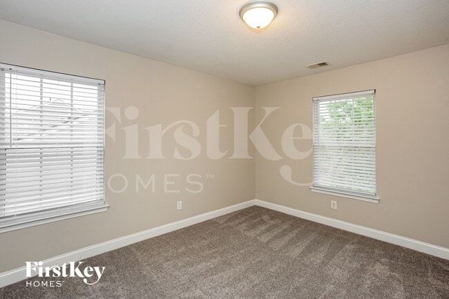 Building Photo - 366 Courtland Ct