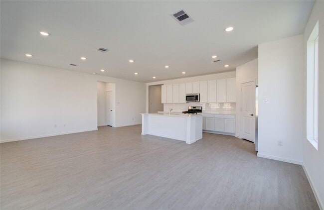 Building Photo - 26514 Foxtail Fern Dr