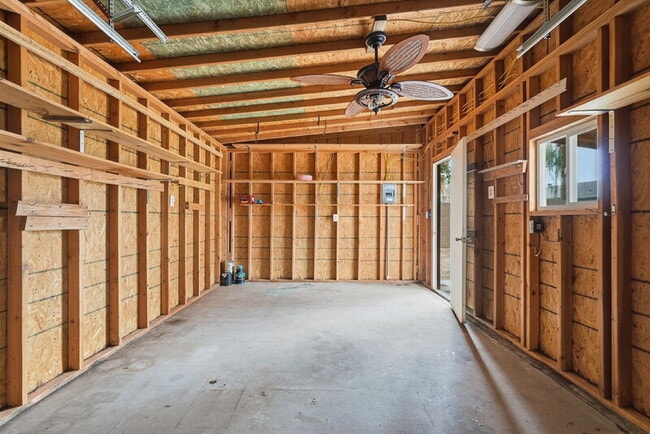 Building Photo - 1805 W Curry Dr