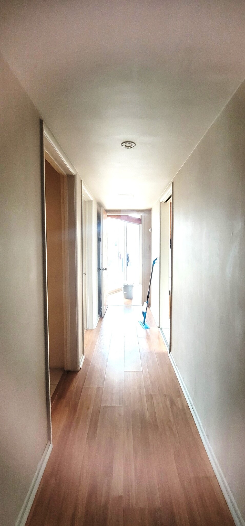 HOUSE - 218 W Carson St