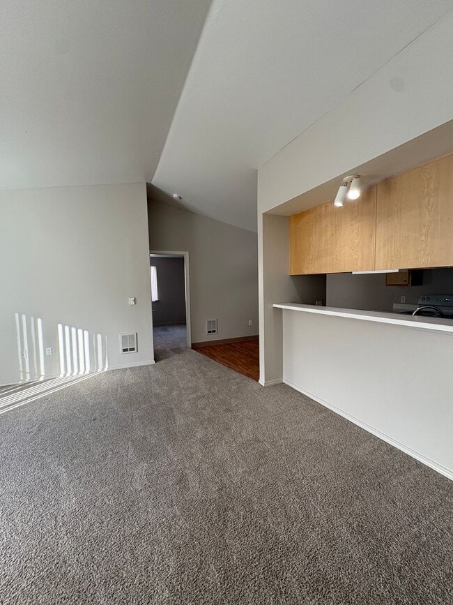 Building Photo - Apply by August 7th to receive FREE rent for the rest of August!