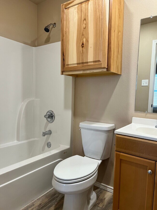 Building Photo - Recently Built Home in Rapidly Expanding West Lubbock!