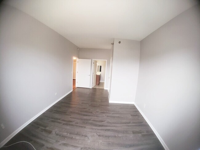 Building Photo - 100 N Hermitage Ave