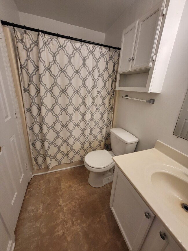 Building Photo - 5451 Lynbrook Lndg