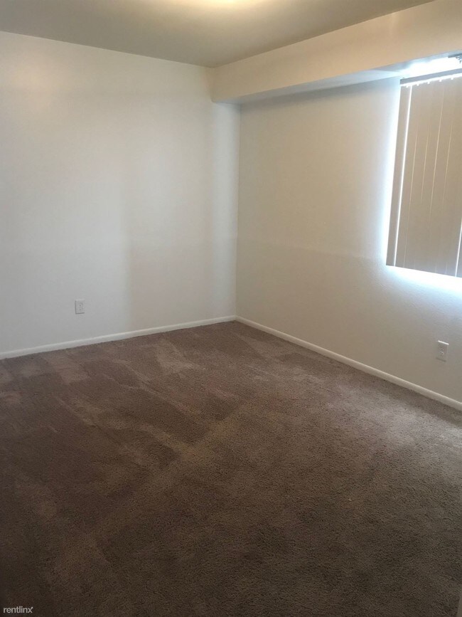 Building Photo - 1450 42nd St SE