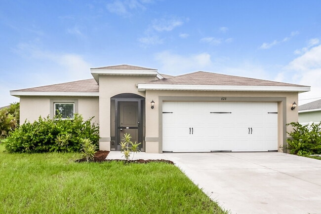 Building Photo - 626 SW 22nd Terrace