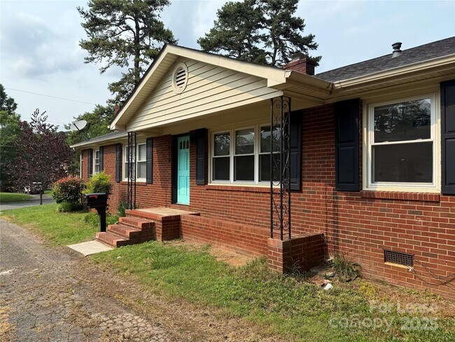 Primary Photo - 1510 Woodhill Ln