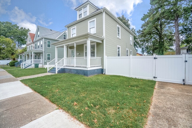 Primary Photo - 846 W 41st St