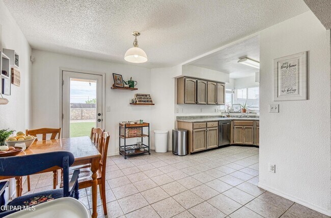 Building Photo - 12748 Tierra Pueblo Dr