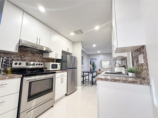 Building Photo - 174 NE 55th St