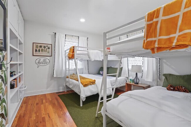 Building Photo - 603 2nd St S