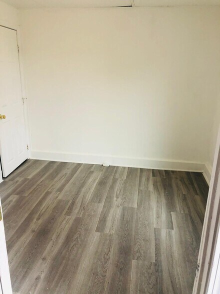 Building Photo - 5 Lafayette St