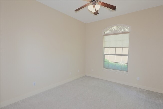 Building Photo - 17311 Quiet Shores Dr