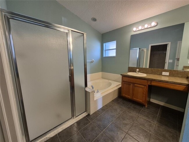Building Photo - 6833 Runner Oak Dr