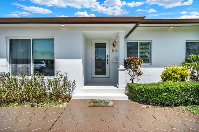 Building Photo - 5901 SW 45th St