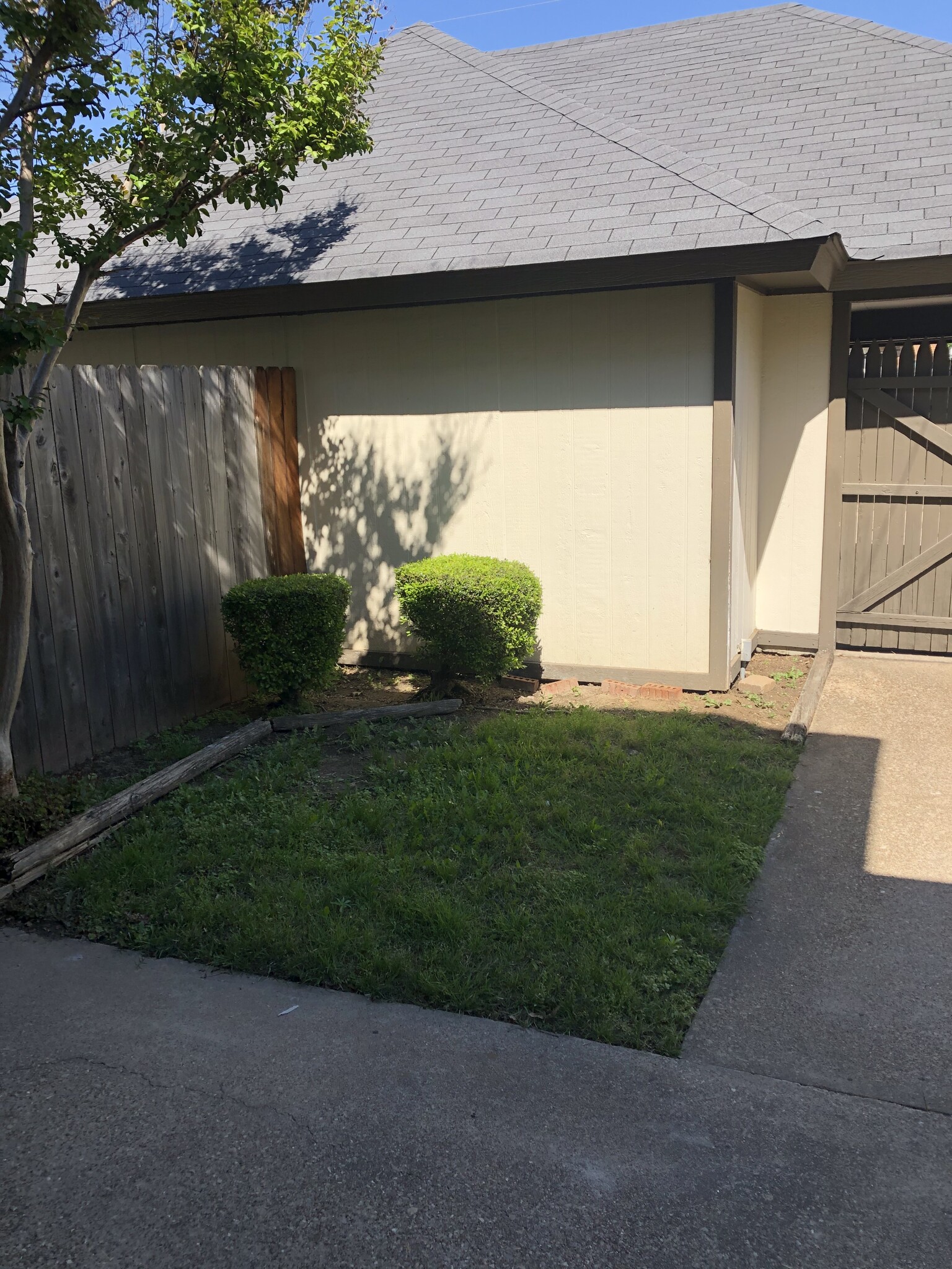 Building Photo - 609 Windgate Ct