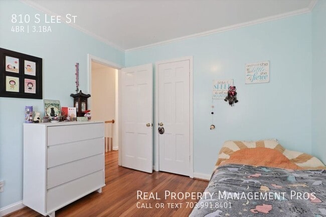 Building Photo - 810 S Lee St