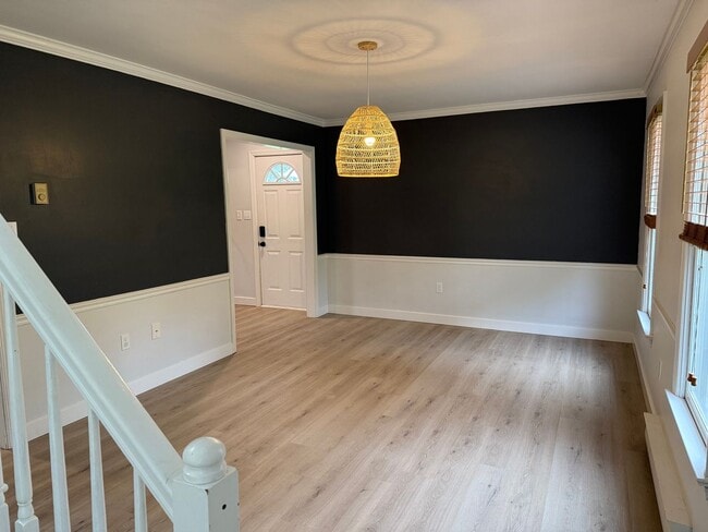 Building Photo - Beautiful 3 Bedroom Single Family Home in ...