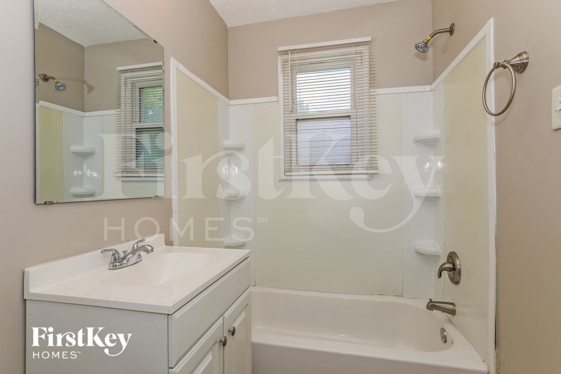 Building Photo - 2825 Kessler Blvd Dr