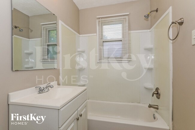 Building Photo - 2825 Kessler Blvd Dr