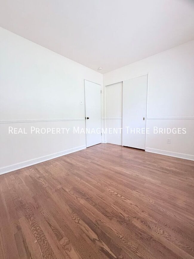 Building Photo - 90 Canisius Ln
