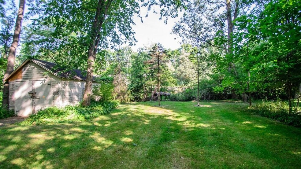 rear - 1301 Jones Dr