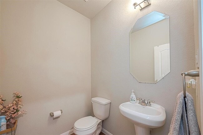 Building Photo - 21029 Crinet Square