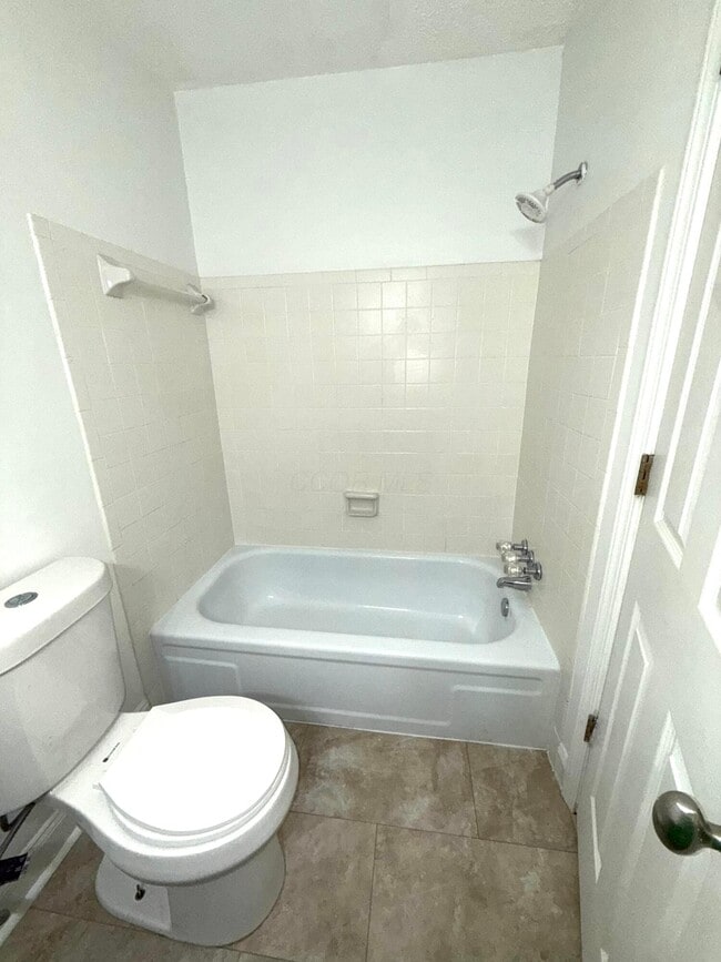 Building Photo - 1440 Slade Ave