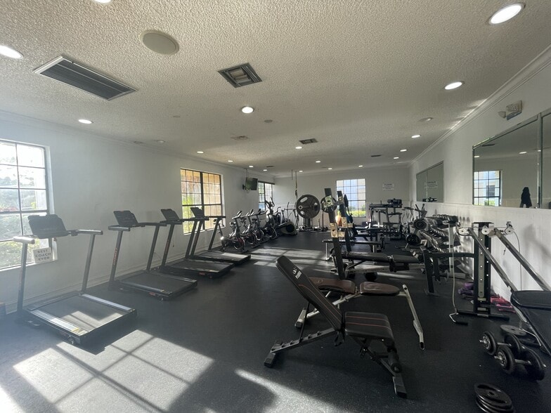 Building Photo - 5661 Riverside Dr