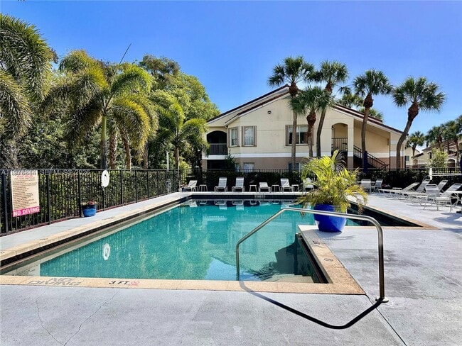 Building Photo - 815 Boynton Beach Blvd