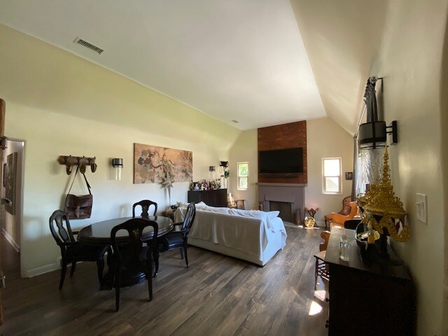 Dining room/livingroom - 1344 S Curson Ave