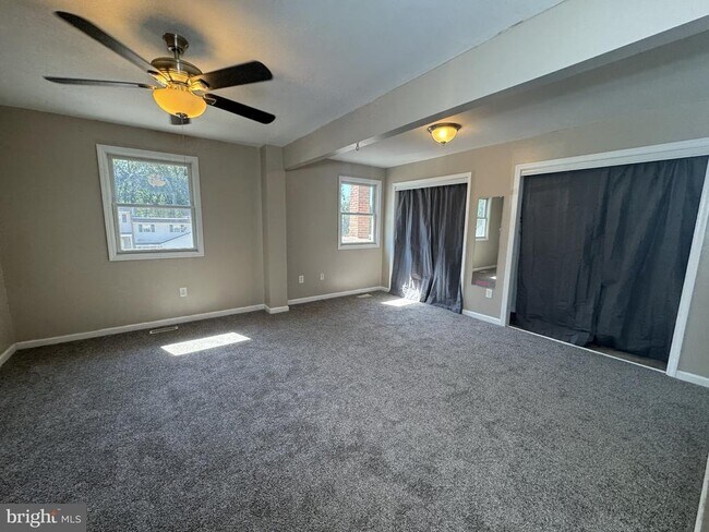 Building Photo - 832 Woodchuck Ln
