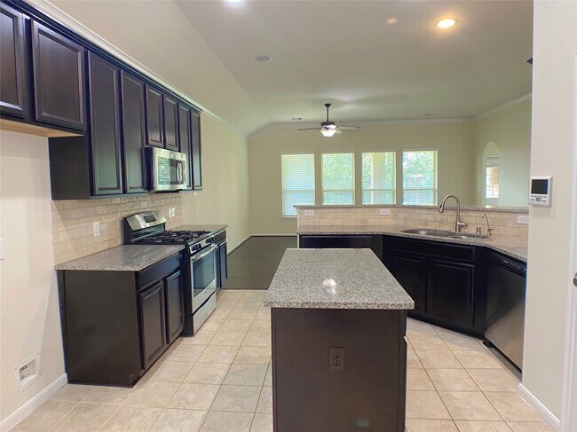 Building Photo - 27519 Gracefield Ln