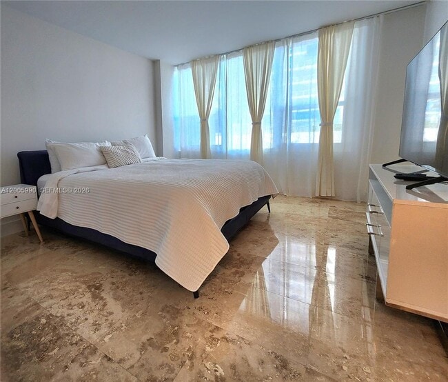 Building Photo - 3505 S Ocean Dr