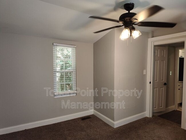 Building Photo - 3401 Bonaire Dr