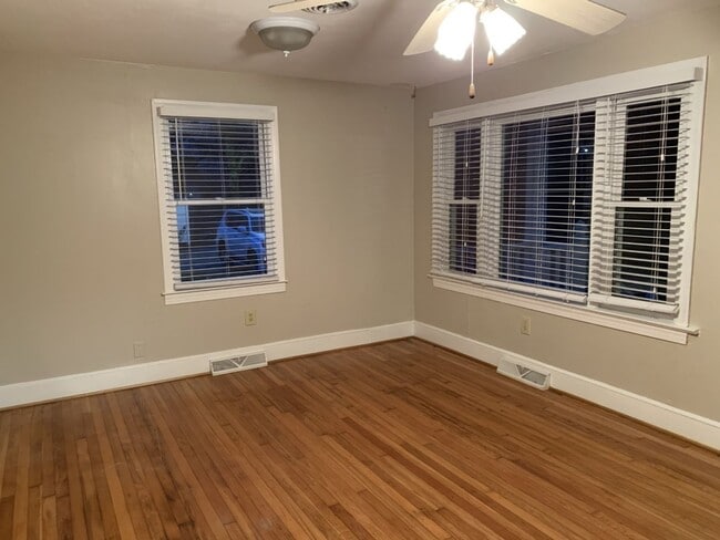 Building Photo - Newly renovated home in NW Greensboro !!