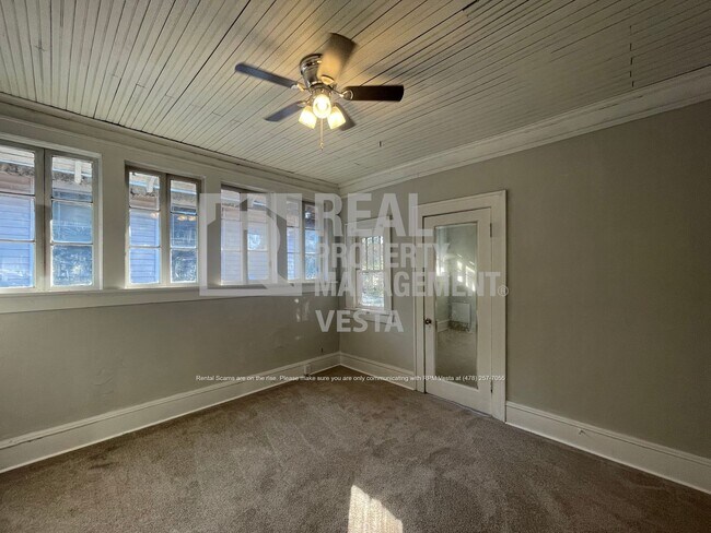 Building Photo - 2694 Cherokee Ave