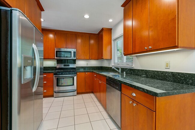 Building Photo - Now Available | Beautiful 3-Bedroom Home in Prime Pasadena
